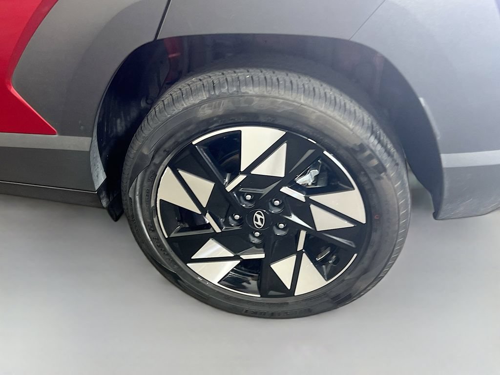 Used 2025 Hyundai Kona SEL AWD/4WD image 27