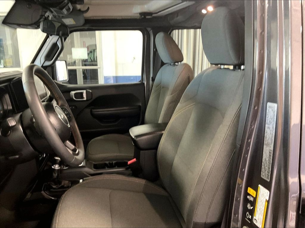 Used 2024 Jeep Wrangler Unlimited w/ Convenience Group AWD/4WD image 9