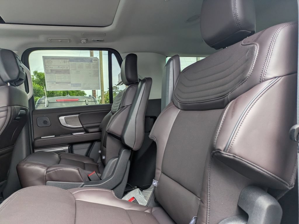 New 2026 Ford Expedition Platinum w/ Platinum Ultimate Package AWD/4WD image 17