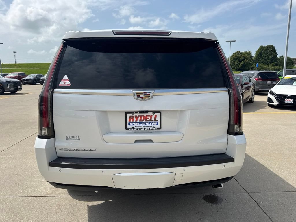Used 2017 Cadillac Escalade Premium Luxury AWD/4WD image 34