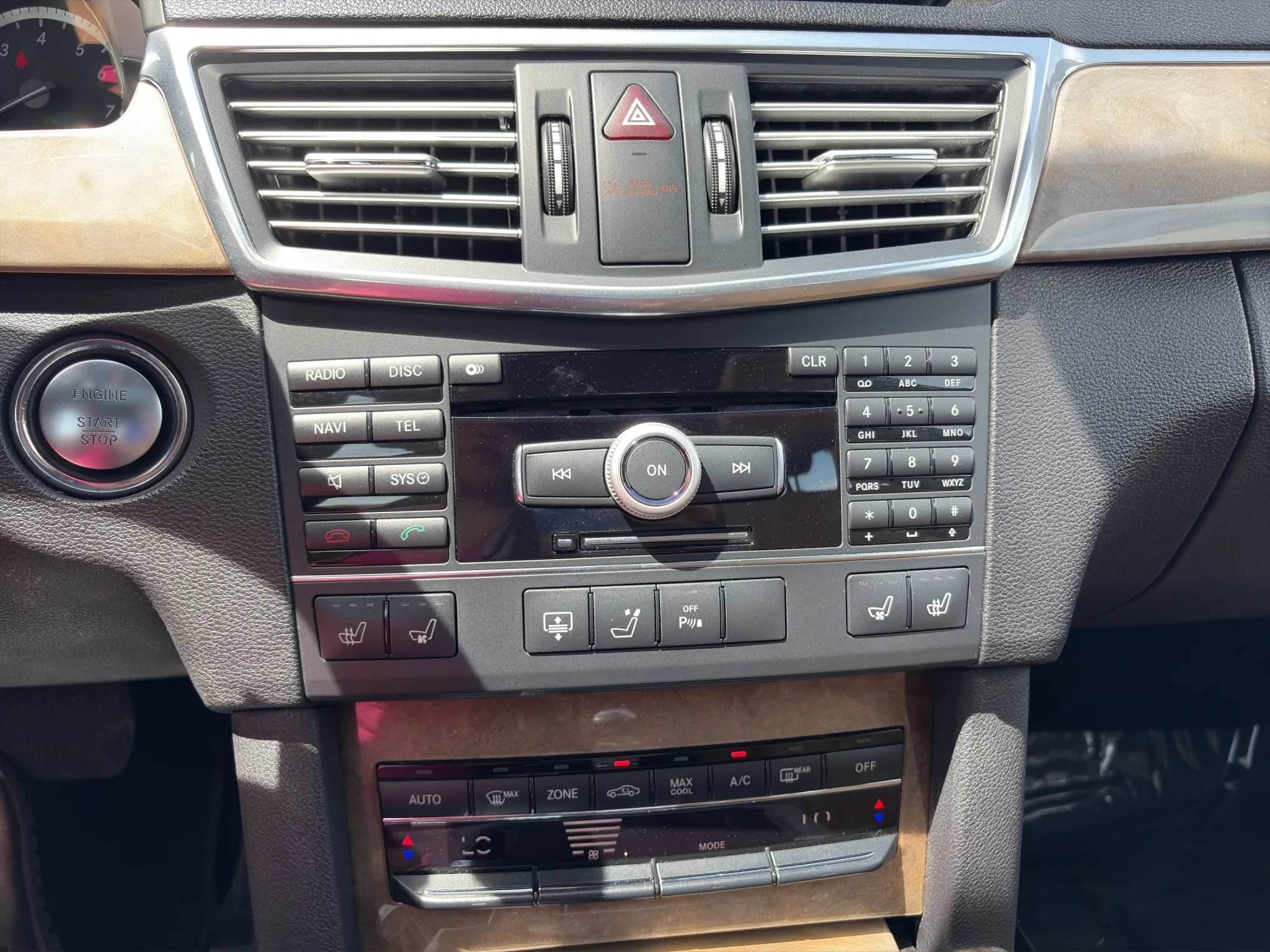 Used 2011 Mercedes-Benz E 550 Sedan image 16
