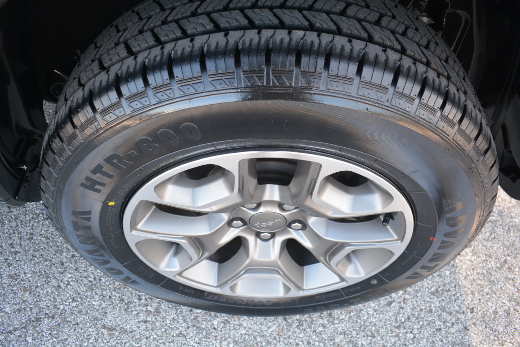 Used 2022 Jeep Cherokee Trailhawk AWD/4WD image 22