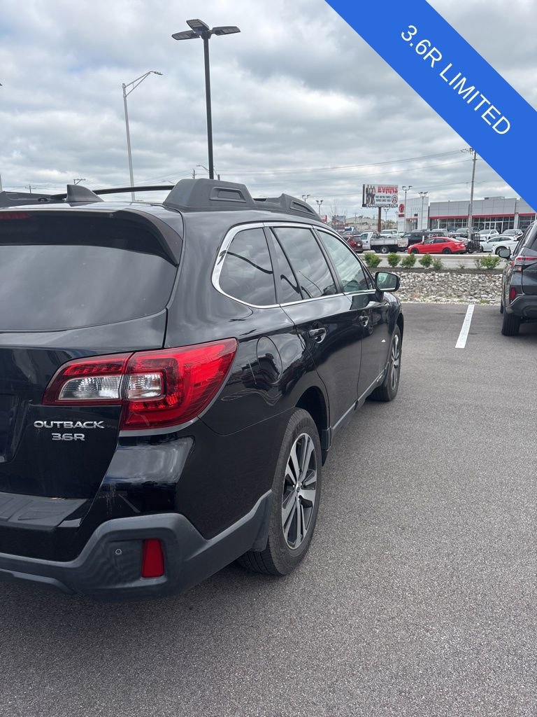 Used 2018 Subaru Outback 3.6R Limited AWD/4WD image 6