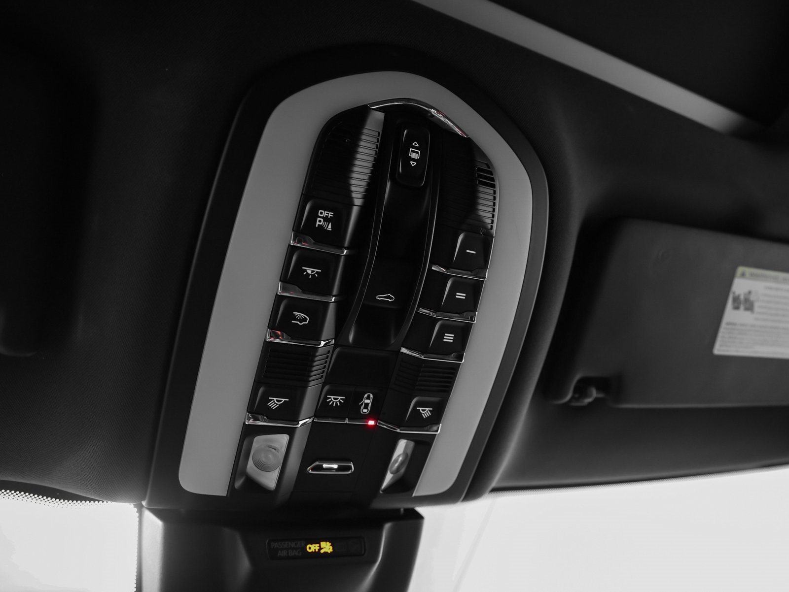 Used 2024 Porsche Macan image 36