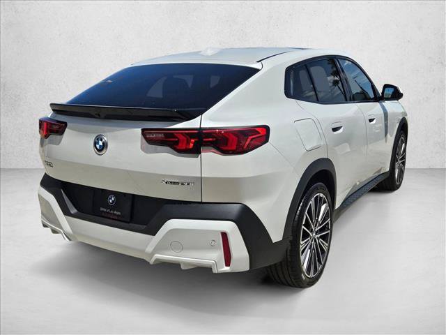 New 2026 BMW X2 xDrive28i w/ Technology Package AWD/4WD image 2