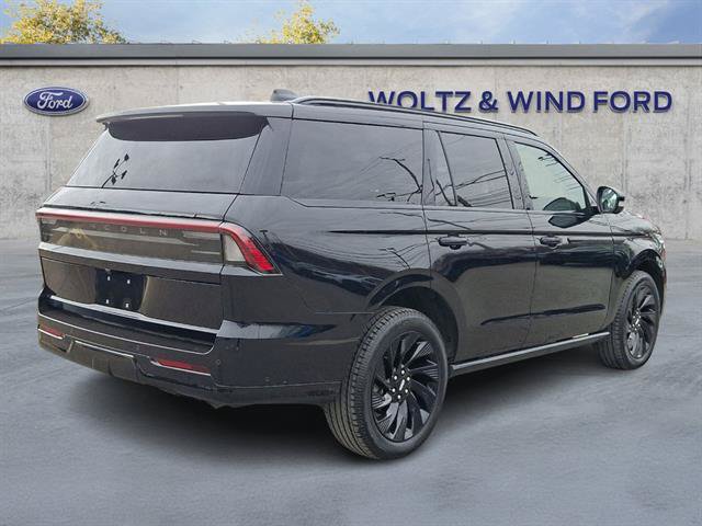 Used 2025 Lincoln Navigator Reserve w/ Jet Appearance Package AWD/4WD image 6