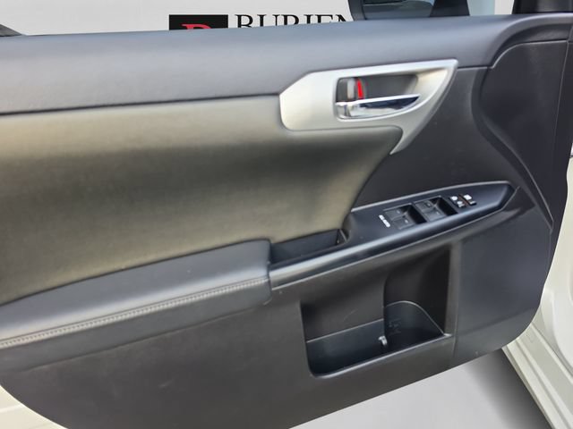 Used 2013 Lexus CT 200h w/ Premium Pkg w/Navigation FWD image 11