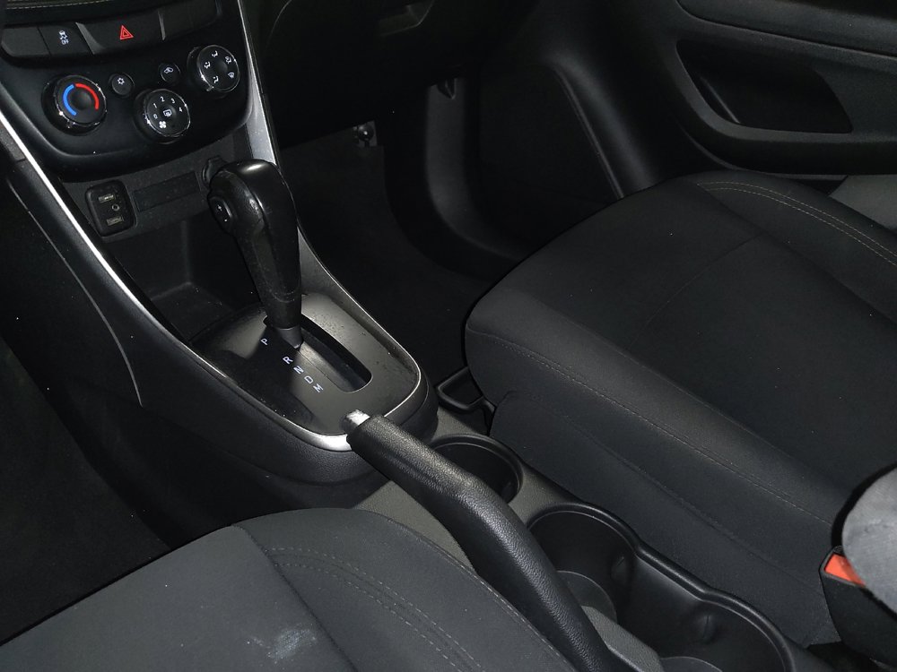 Used 2020 Chevrolet Trax LS FWD image 26