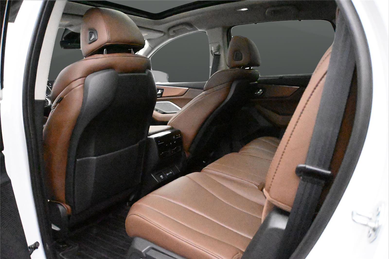 Certified 2024 Acura MDX SH-AWD w/ Technology Package image 10