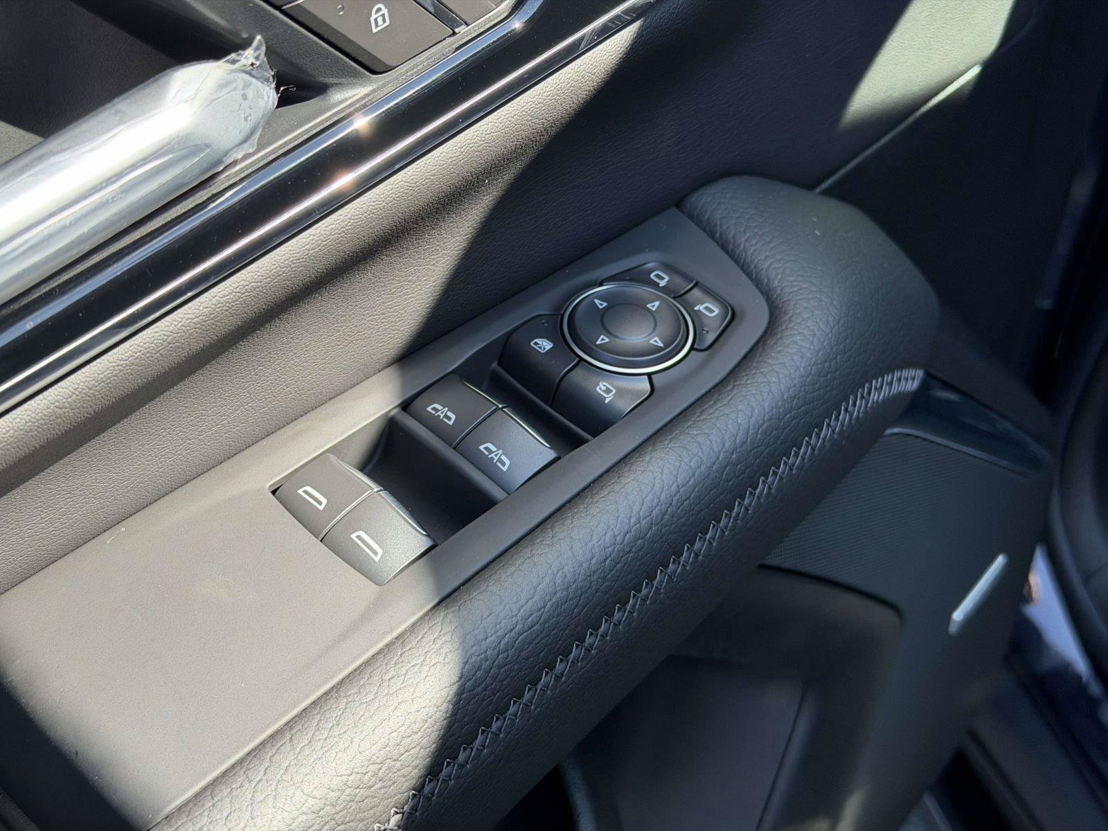 New 2026 GMC Yukon Denali w/ Sun & Power Step Package AWD/4WD image 7
