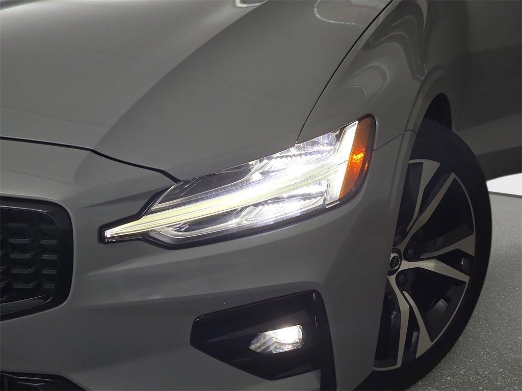 Used 2024 Volvo S60 B5 Core image 32
