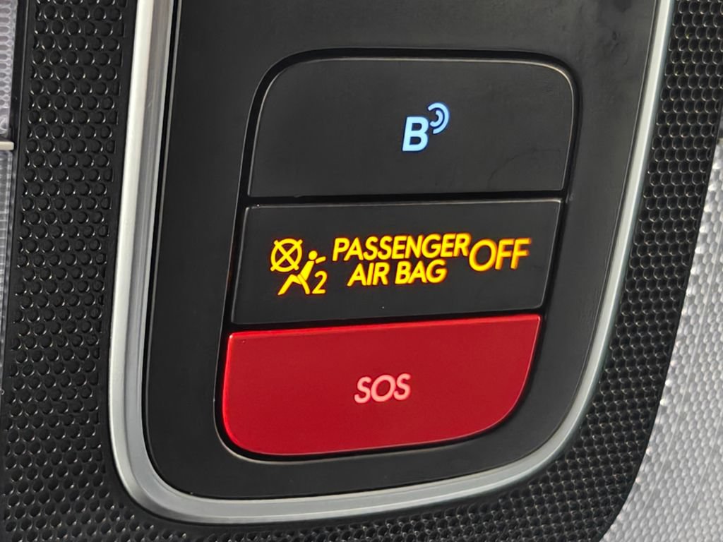 Used 2025 Hyundai Kona SEL AWD/4WD image 9