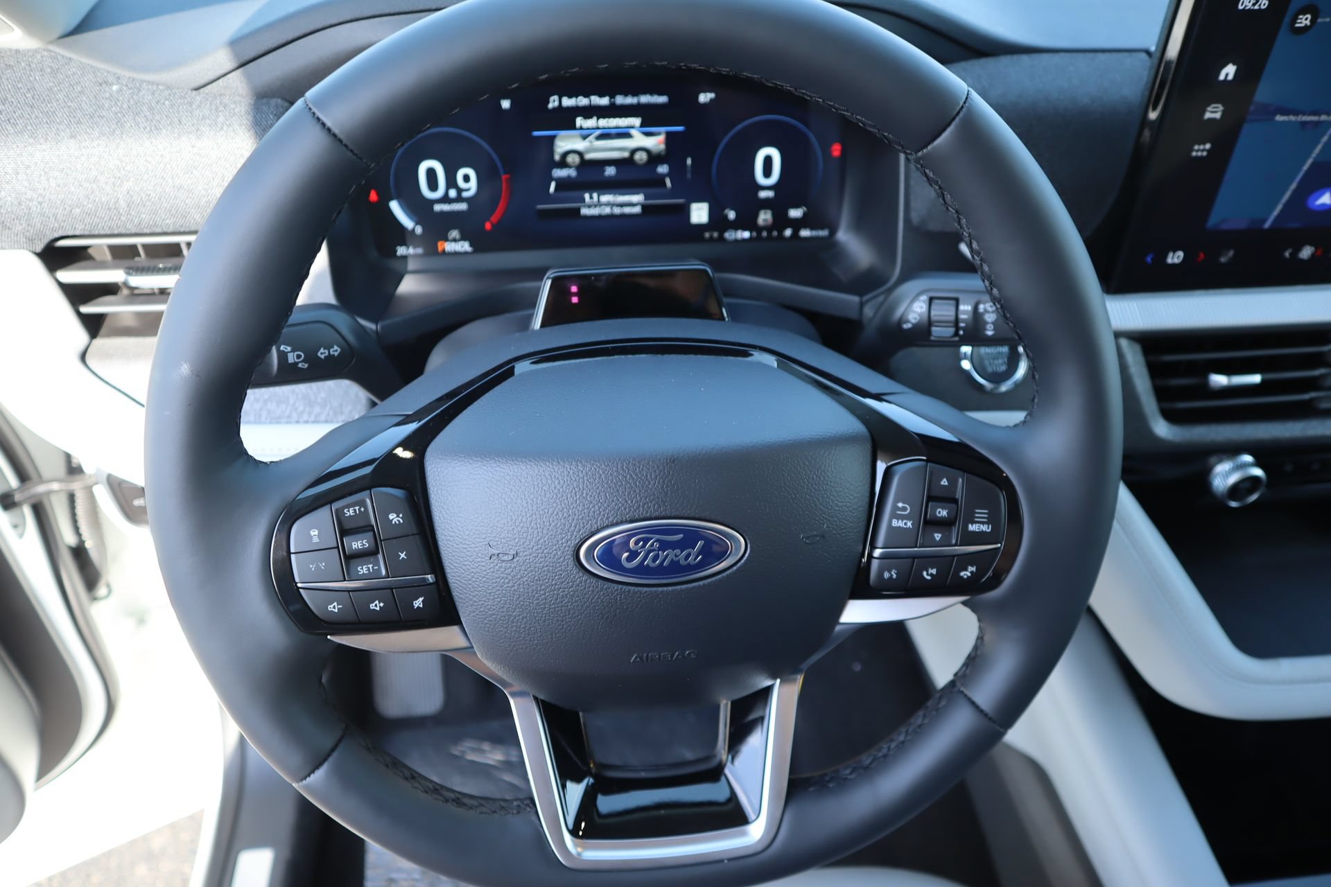 New 2026 Ford Explorer Platinum AWD/4WD image 3