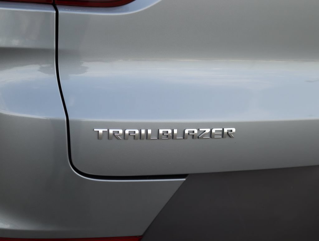Used 2023 Chevrolet TrailBlazer LS FWD image 29