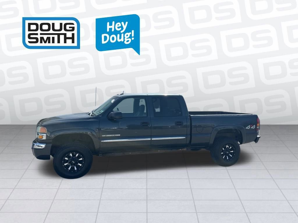 Used 2004 GMC Sierra 2500 SLT w/ Skid Plate Package AWD/4WD image 2