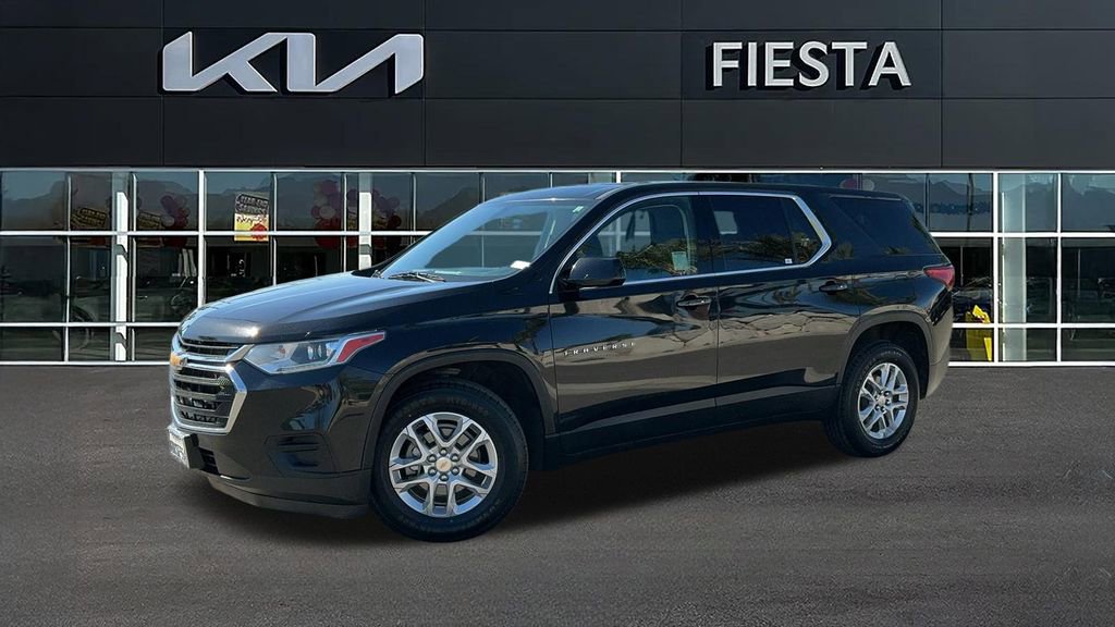 Used 2020 Chevrolet Traverse LS image 2