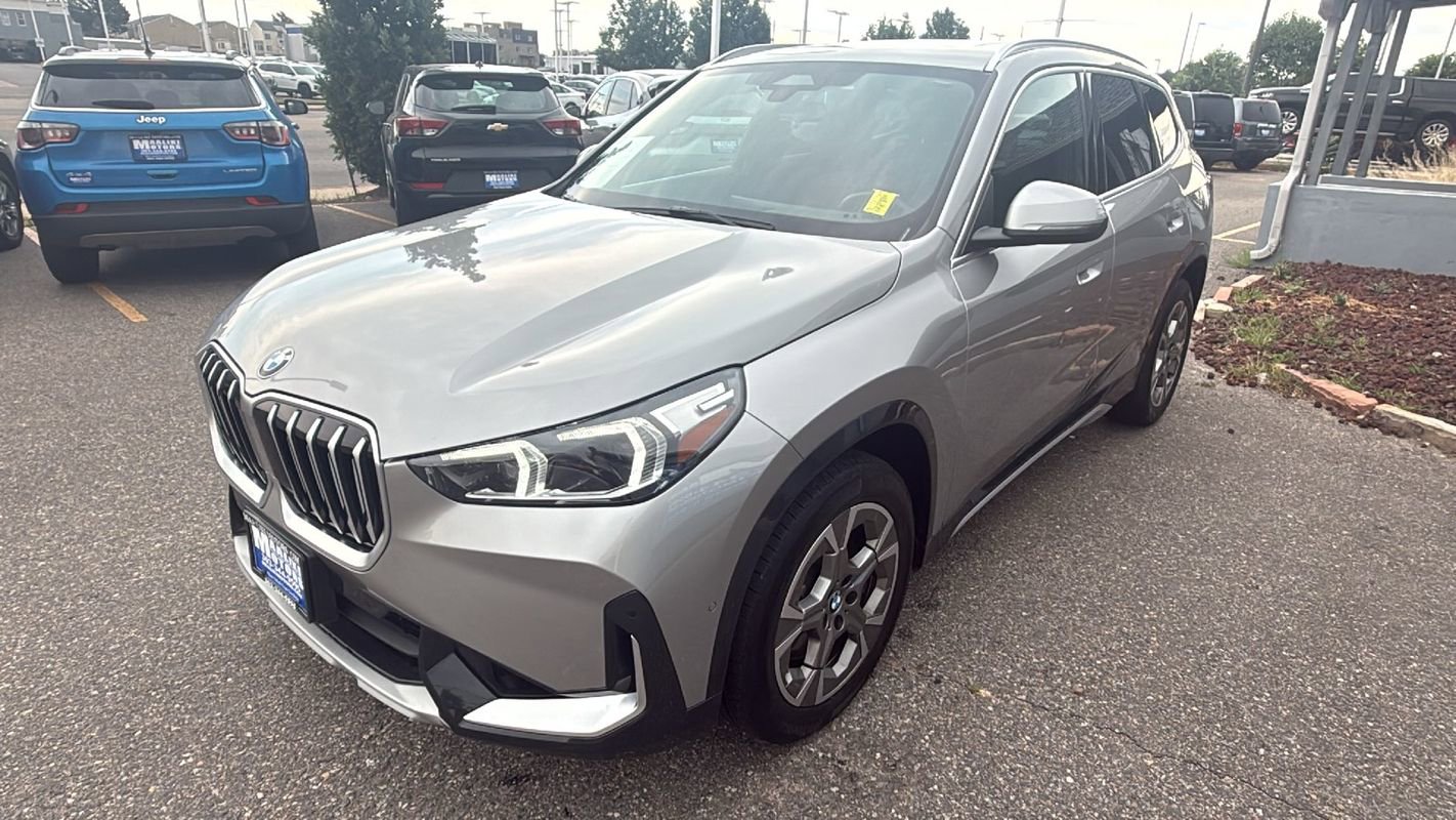 Used 2025 BMW X1 xDrive28i AWD/4WD image 3