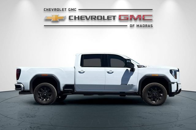 Used 2025 GMC Sierra 2500 AT4 w/ AT4 Premium Plus Package AWD/4WD image 2