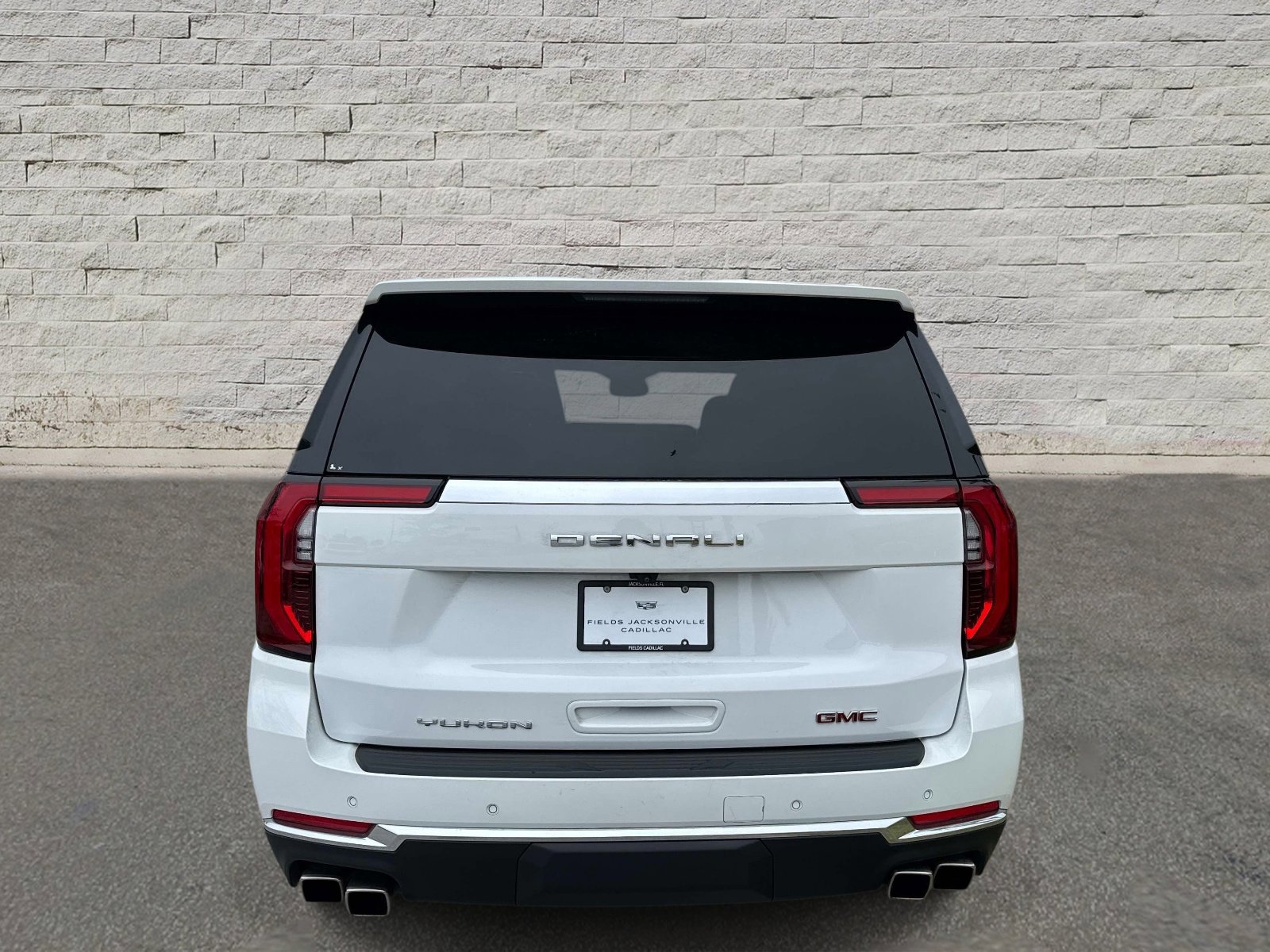 Used 2025 GMC Yukon Denali AWD/4WD image 4