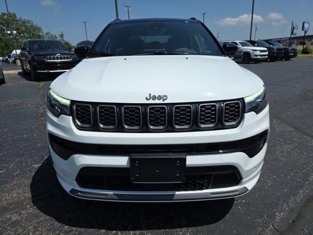 Used 2025 Jeep Compass Limited w/ Driver Assist Group I AWD/4WD image 10