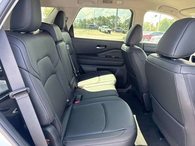 New 2026 Nissan Pathfinder SL FWD image 10