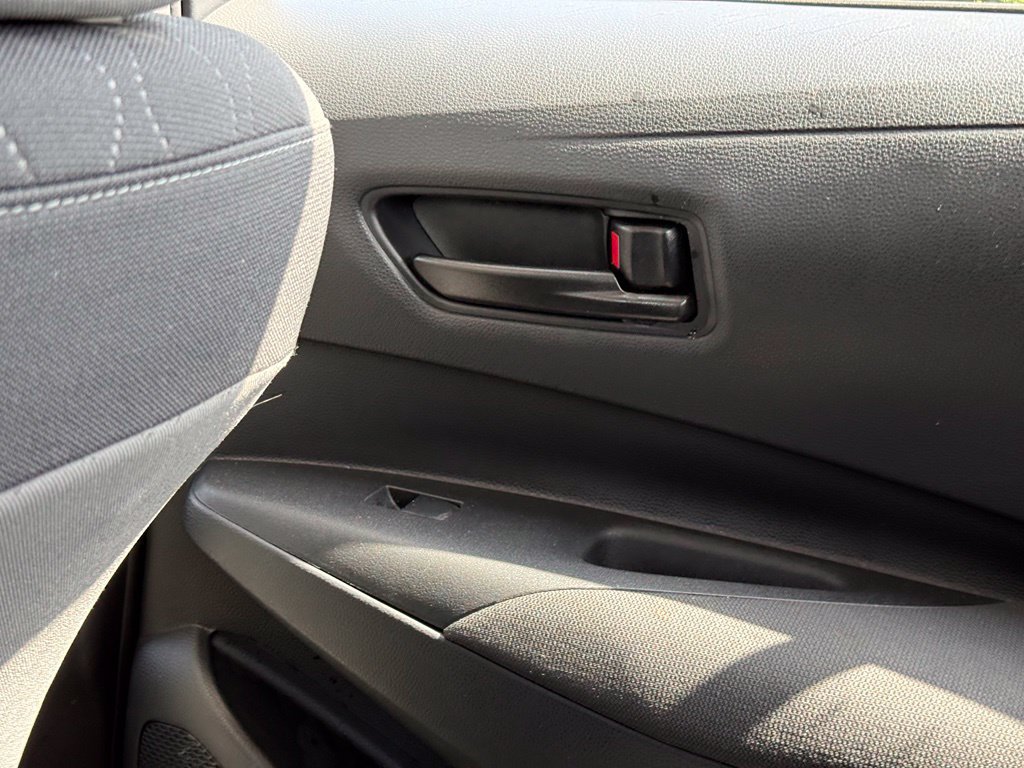 Used 2025 Toyota Corolla LE FWD image 28