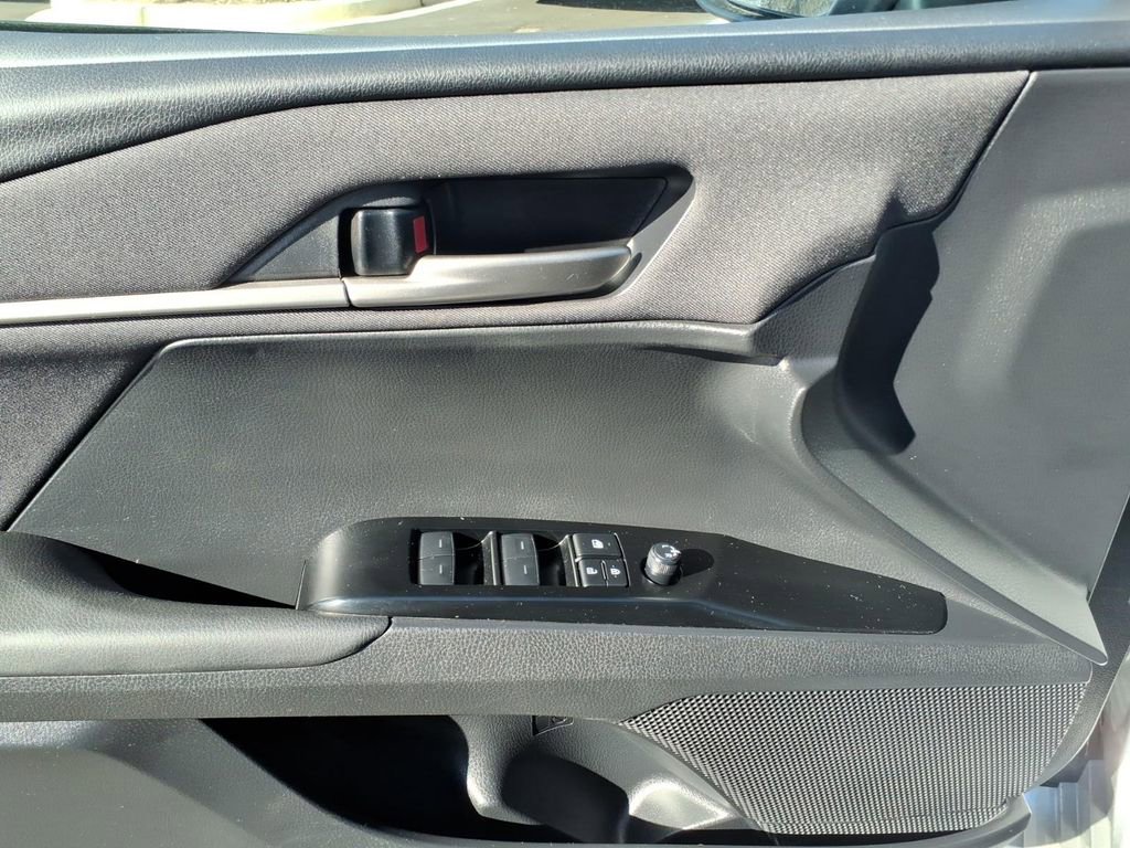 Used 2025 Toyota Camry LE image 15
