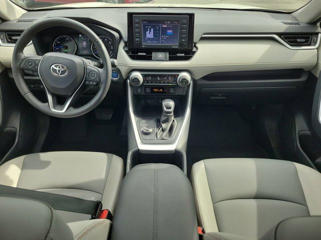 Used 2022 Toyota RAV4 XLE Premium image 21
