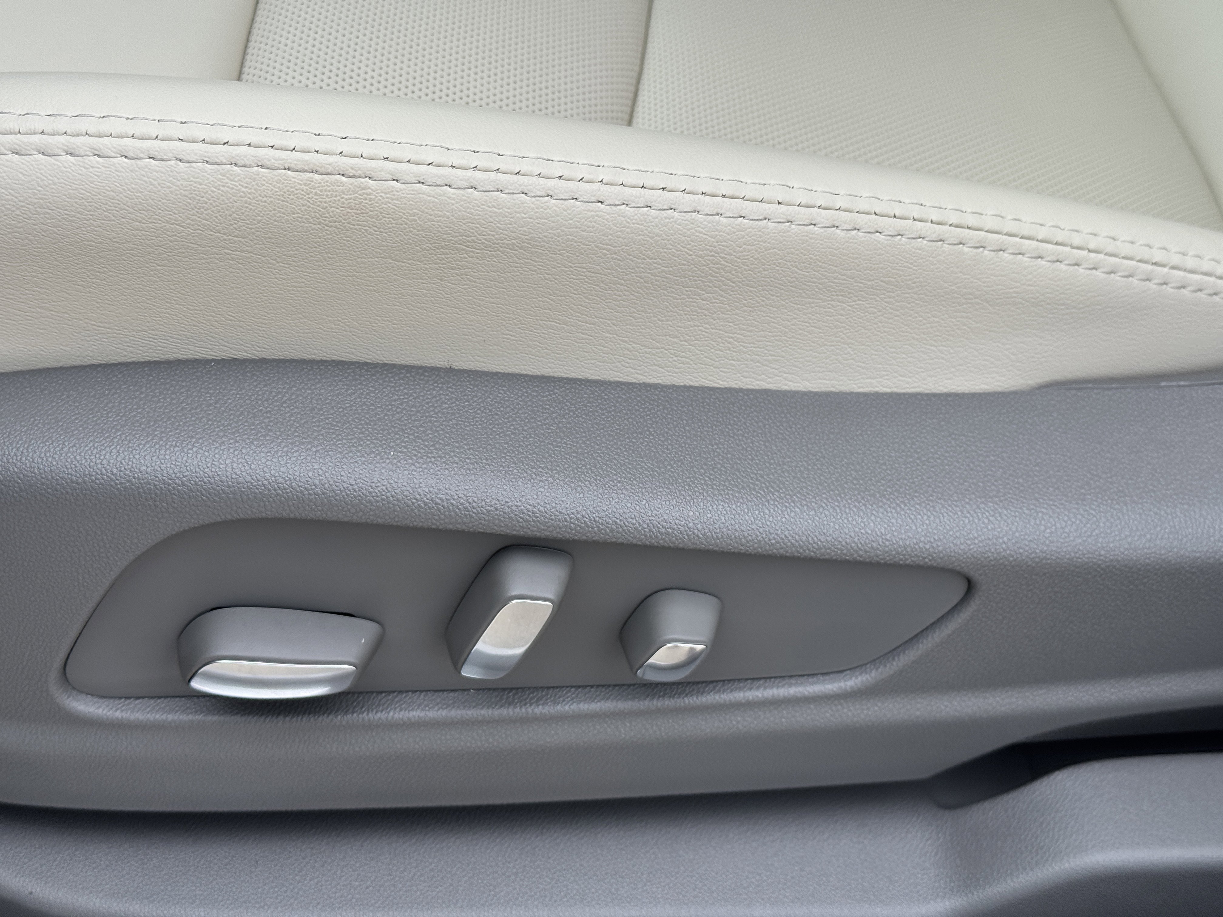 New 2025 Cadillac XT5 Premium Luxury image 21