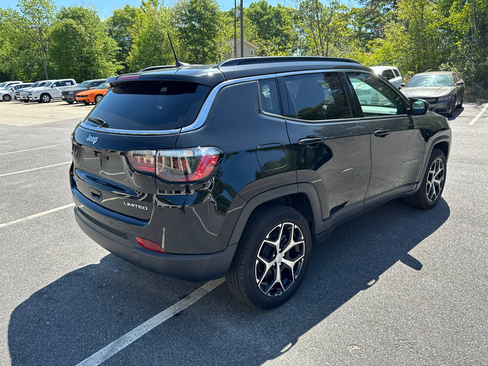 Used 2024 Jeep Compass Limited AWD/4WD image 6