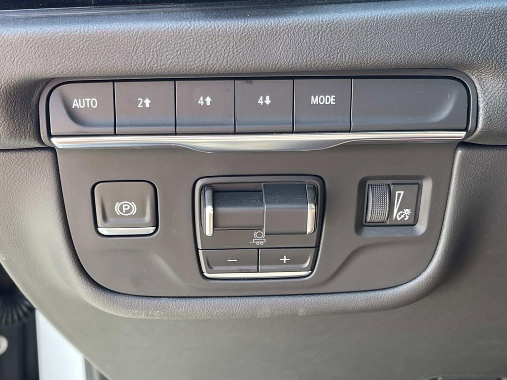 Certified 2025 Cadillac Escalade Sport AWD/4WD image 40