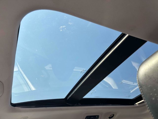 Used 2018 Chrysler Pacifica Limited w/ Advanced Safetytec Group FWD image 8