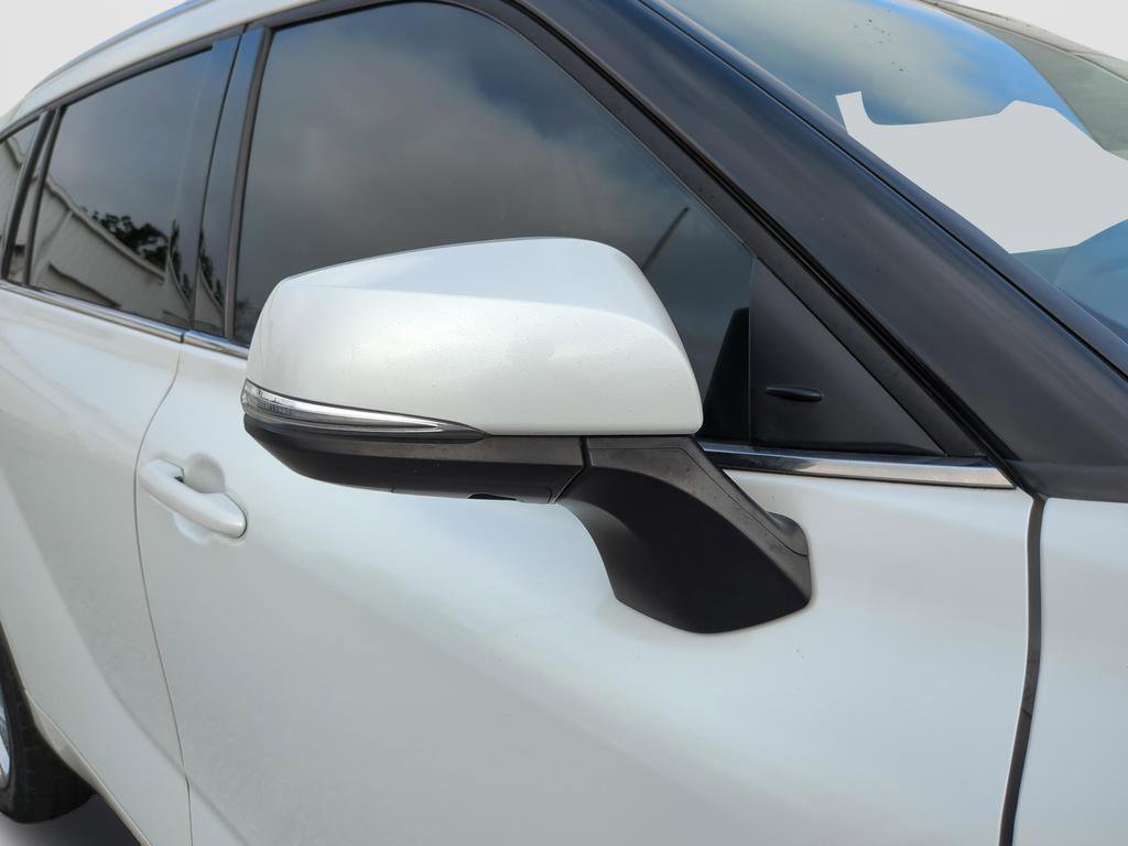 Used 2022 Toyota Highlander Limited image 19