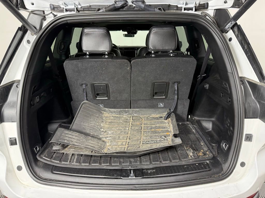 Used 2025 Jeep Grand Cherokee L Altitude image 12