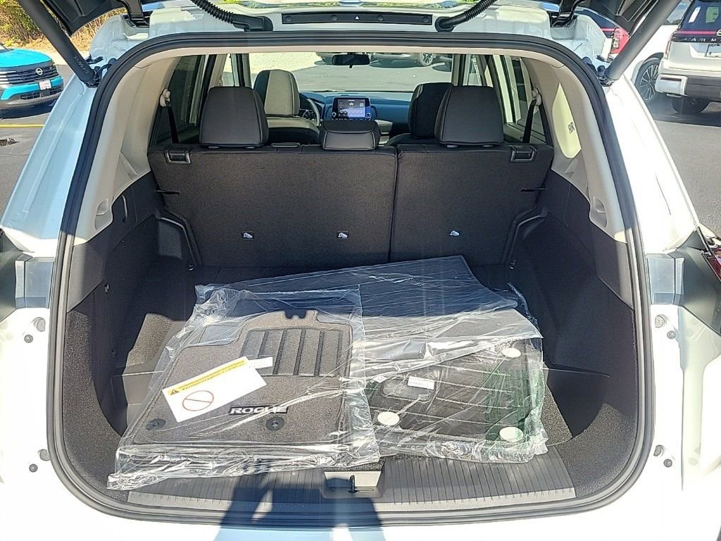 New 2026 Nissan Rogue SV w/ SV Premium Package image 23