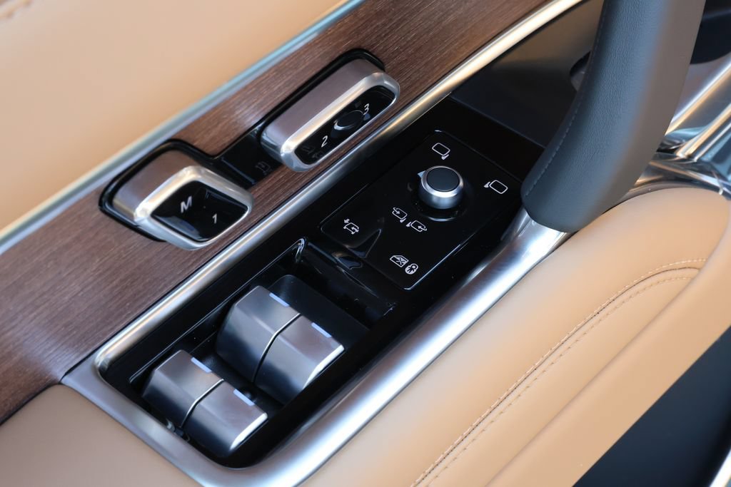 New 2026 Land Rover Range Rover SE AWD/4WD image 18