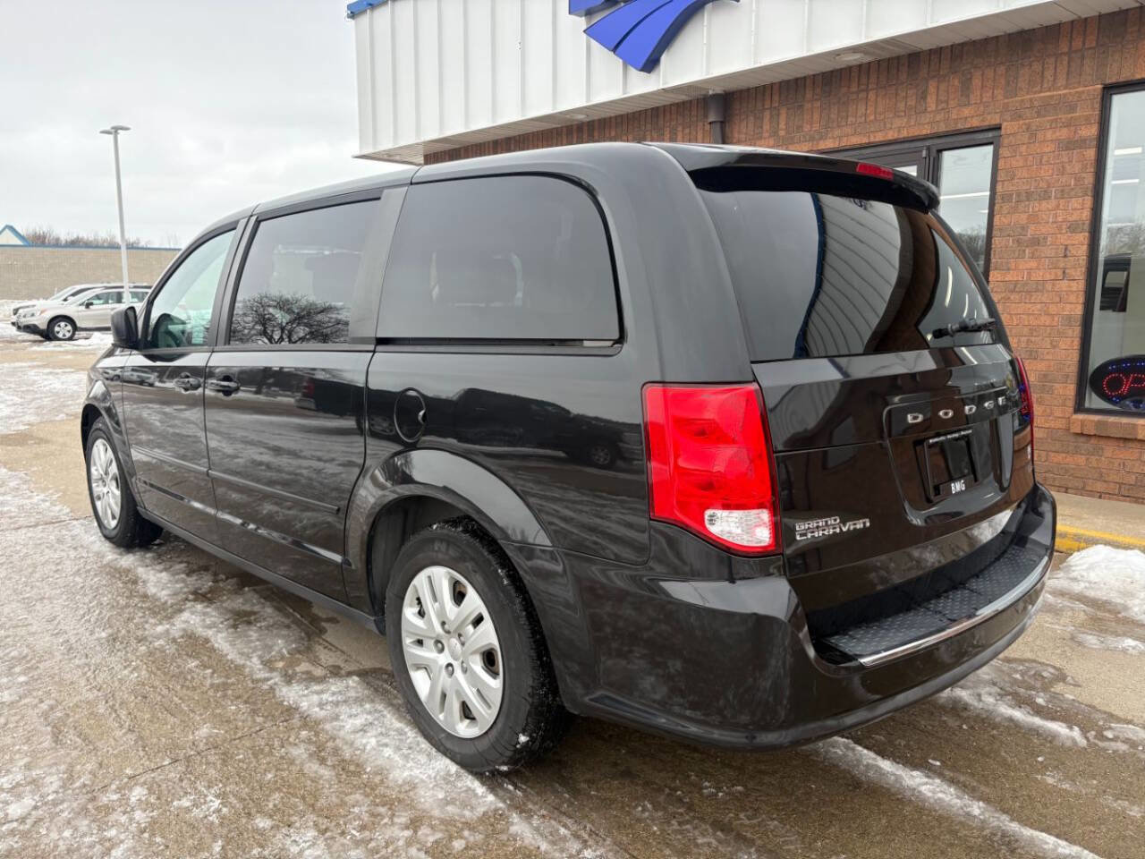 Used 2016 Dodge Grand Caravan SE w/ Quick Order Package 29E SE image 3