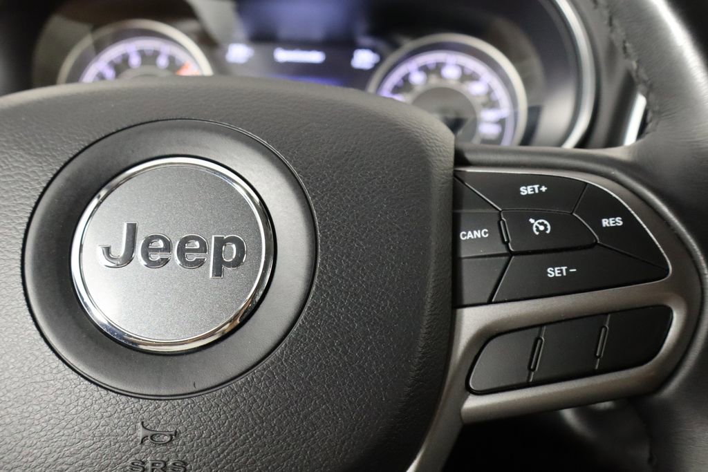 Used 2019 Jeep Cherokee Limited image 10