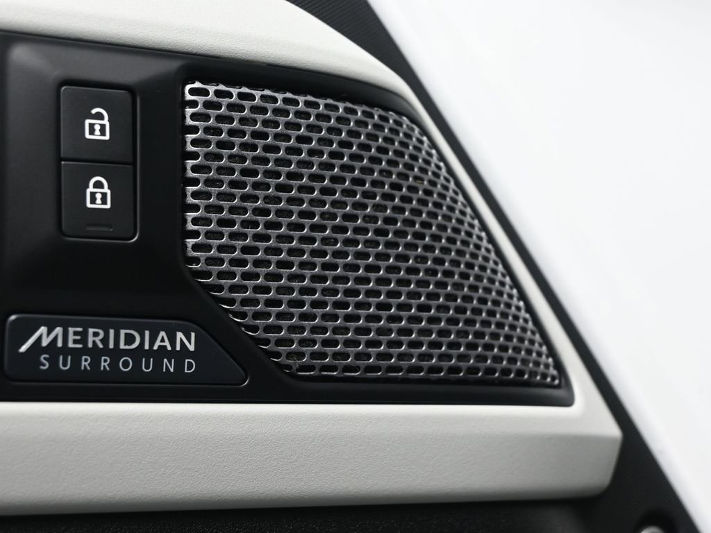 Used 2020 Land Rover Defender 110 HSE image 14