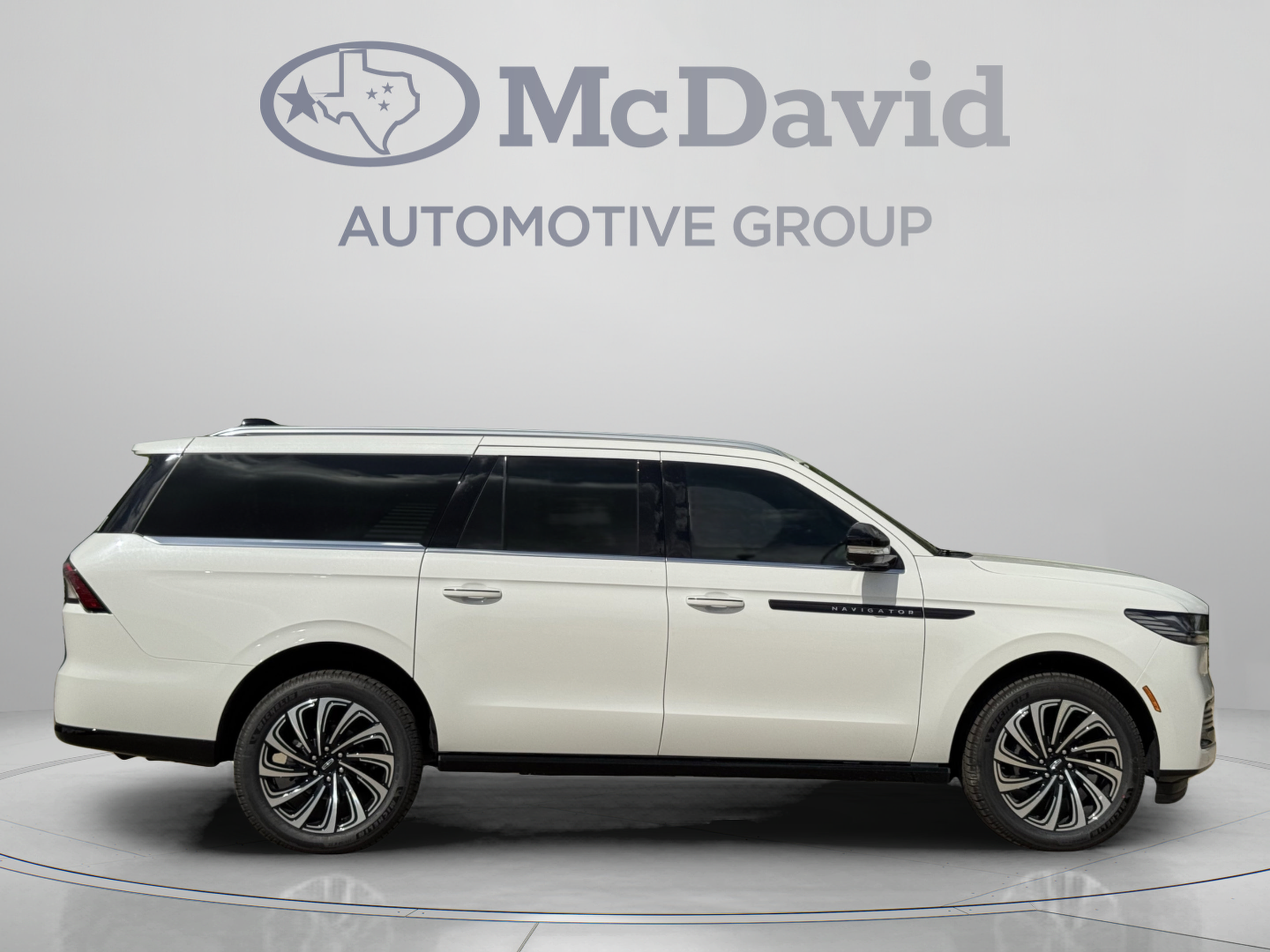 New 2026 Lincoln Navigator L Black Label AWD/4WD image 8