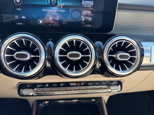 Used 2021 Mercedes-Benz GLB 250 4MATIC image 17