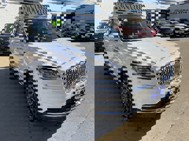 Used 2022 Lincoln Nautilus Reserve w/ Equipment Group 201A image 2