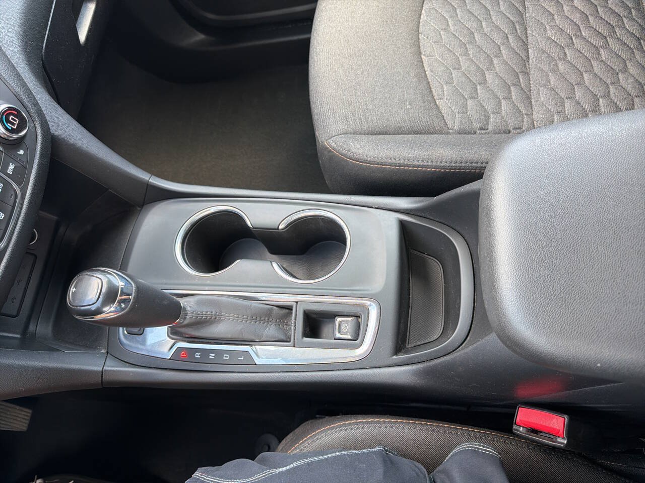 Used 2019 Chevrolet Equinox LT AWD/4WD image 23