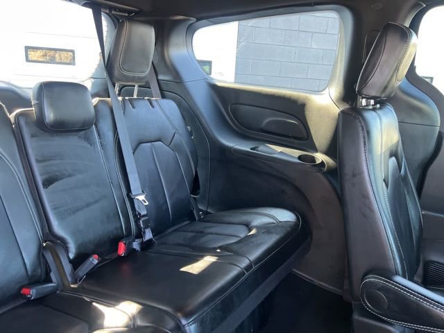 Used 2025 Chrysler Pacifica Select image 11