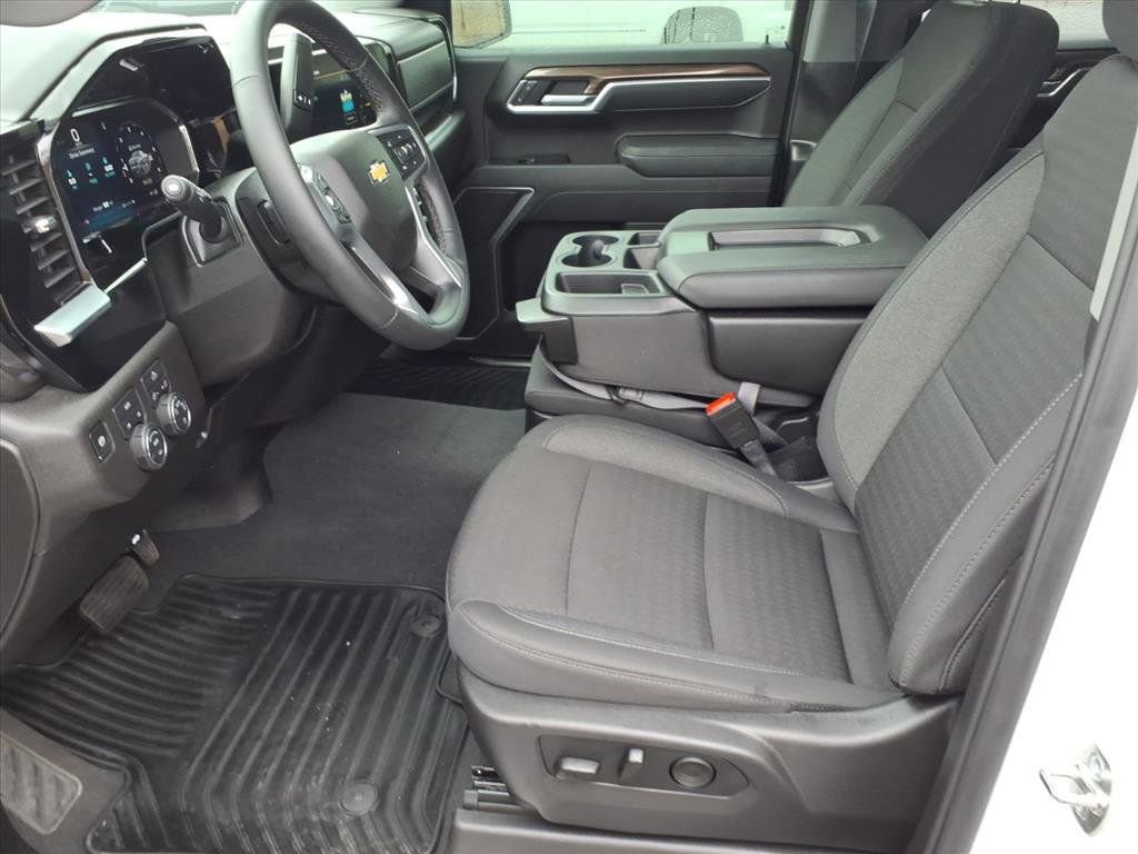 Used 2026 Chevrolet Silverado 1500 LT image 10