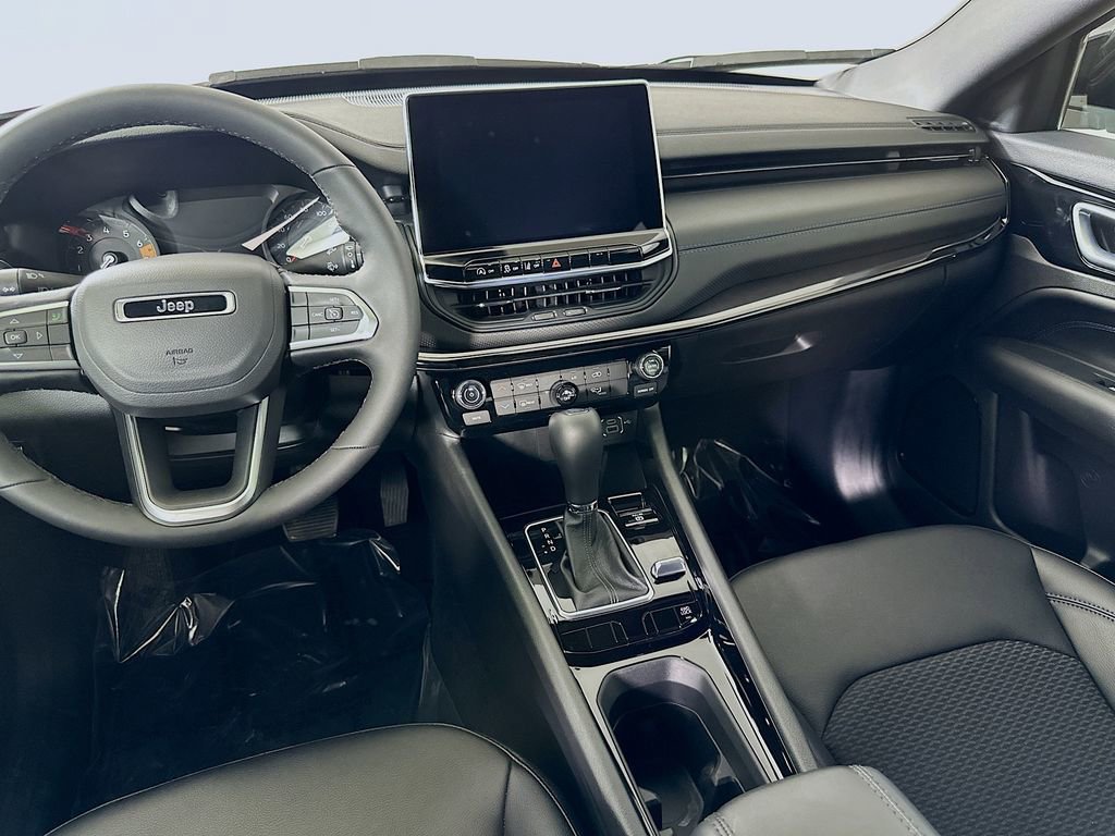 Used 2026 Jeep Compass Latitude image 19