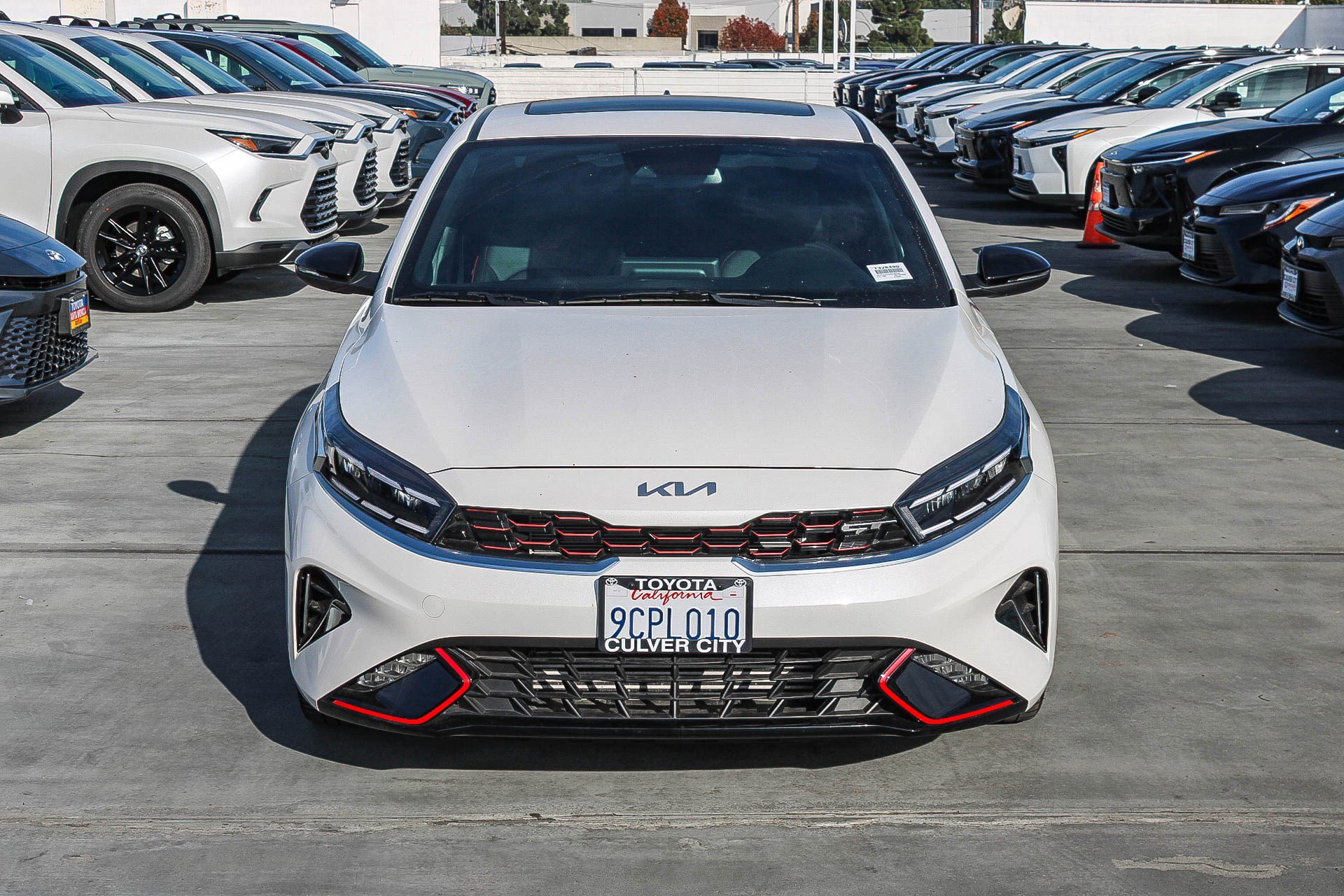 Used 2022 Kia Forte GT image 2