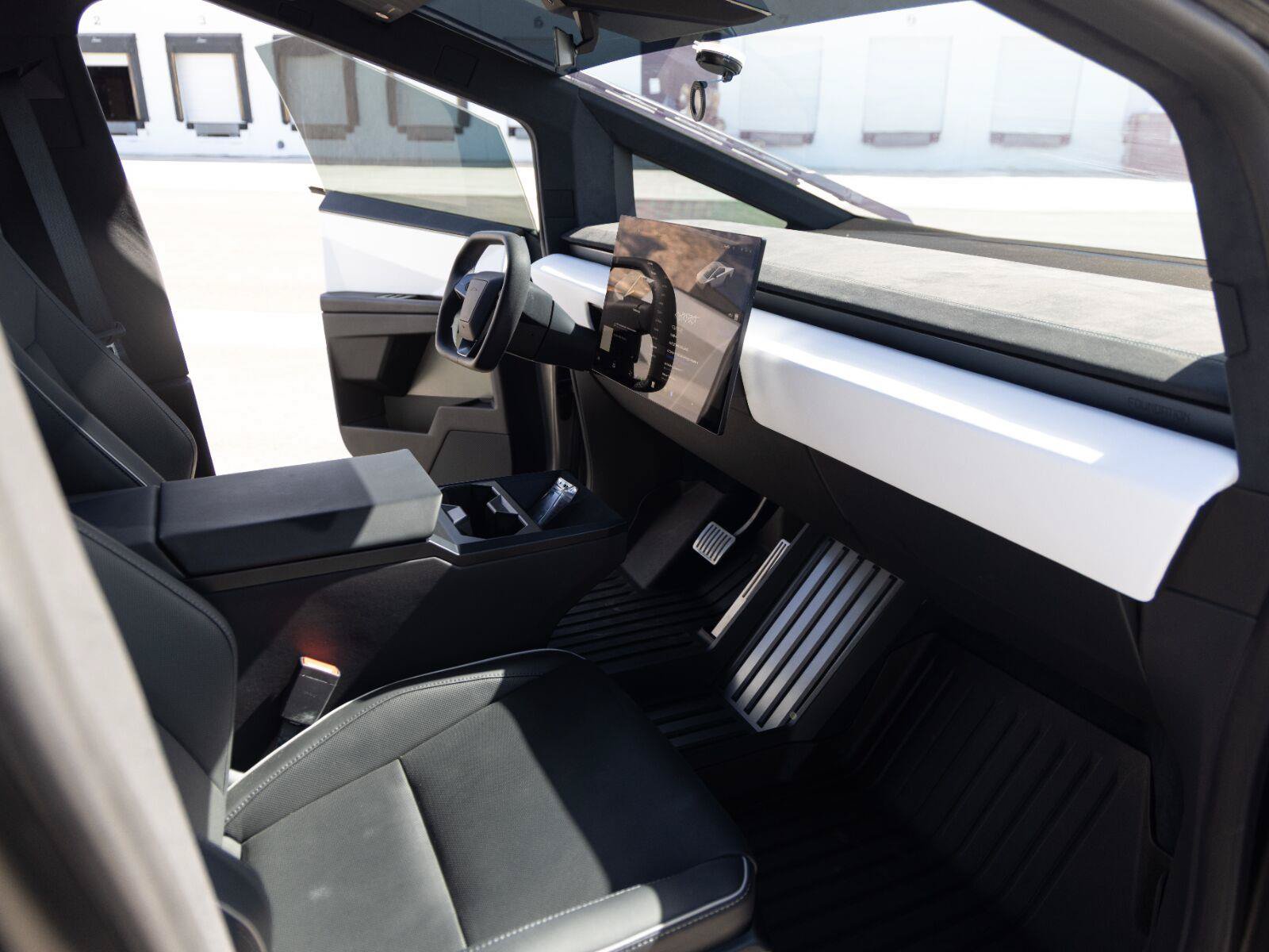 Used 2024 Tesla Cybertruck Cyberbeast AWD/4WD image 43