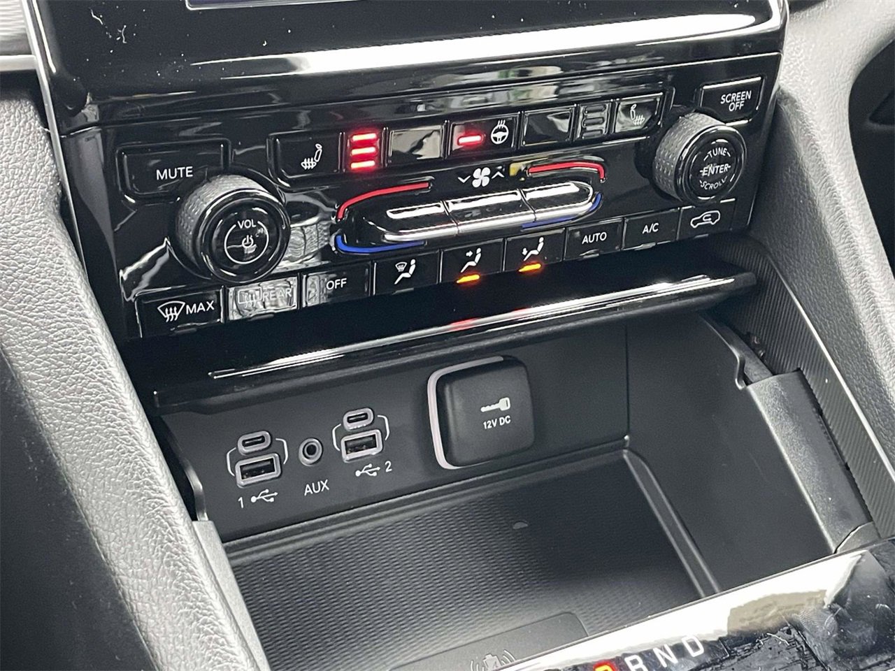 New 2025 Jeep Grand Cherokee Altitude image 42