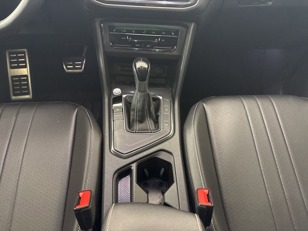 Used 2022 Volkswagen Tiguan SE R-Line image 22